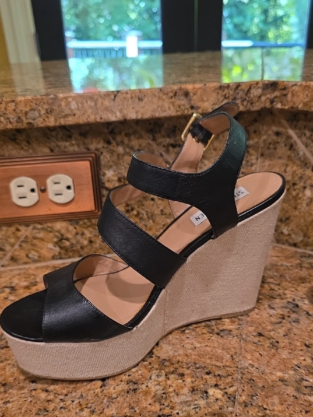 Steve Madden Wedge Sandals - SZ 10 - Picture 3 of 10